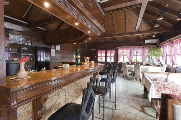 Restaurant with wooden accents